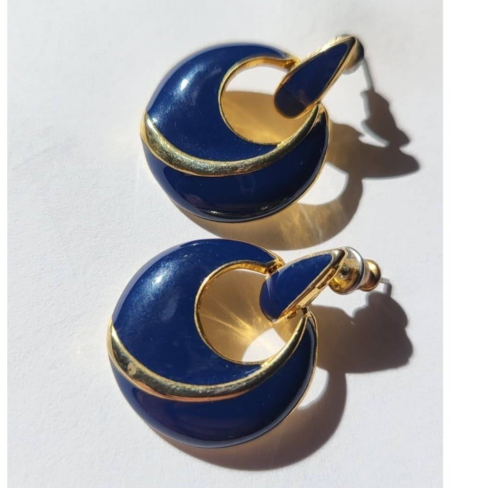 Vintage Gold Tone Navy Blue Enamel Earrings Pierced Clip On - Picture 5 of 7